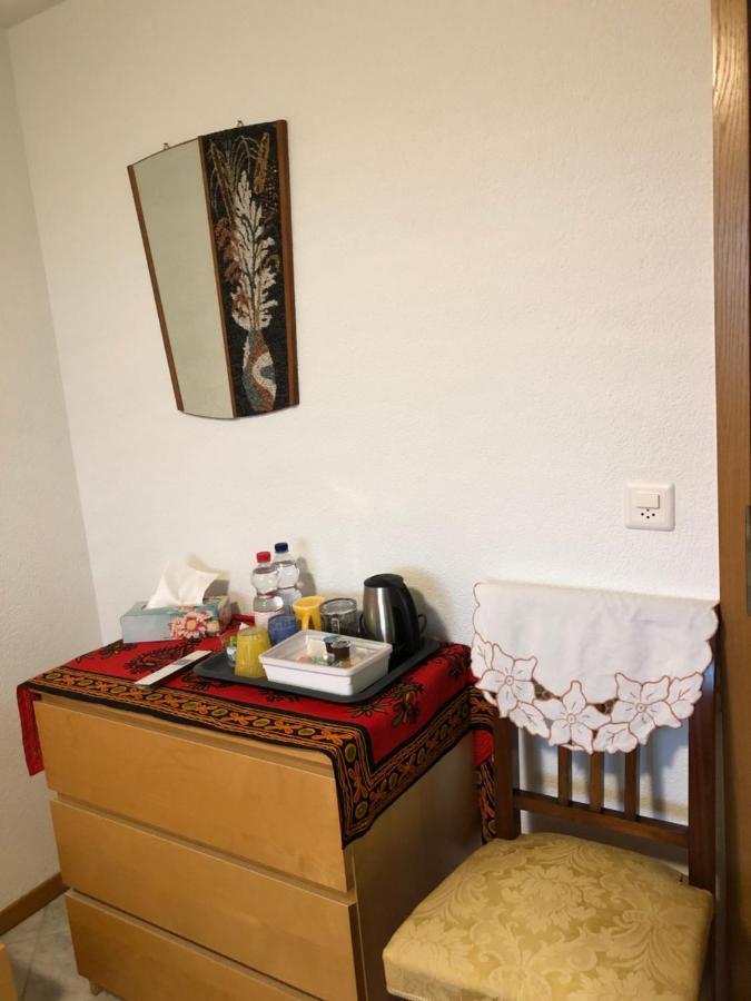 Mona'S Sleep & Go Bed & Breakfast Buren  Luaran gambar
